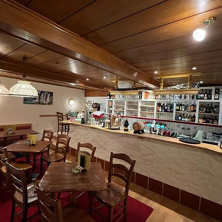 Gasthof-Pension Alt Kirchheim บาด ไคลน์เคิร์ชไฮม์ ภายนอก รูปภาพ