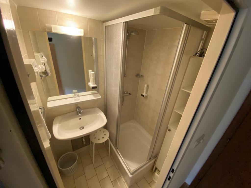 Gasthof-Pension Alt Kirchheim บาด ไคลน์เคิร์ชไฮม์ ภายนอก รูปภาพ