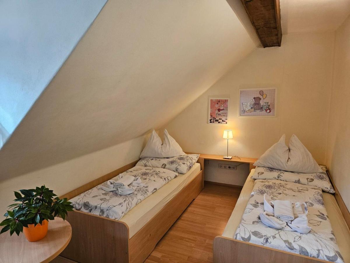 Gasthof-Pension Alt Kirchheim บาด ไคลน์เคิร์ชไฮม์ ภายนอก รูปภาพ
