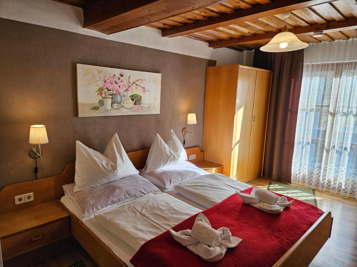 Gasthof-Pension Alt Kirchheim บาด ไคลน์เคิร์ชไฮม์ ภายนอก รูปภาพ