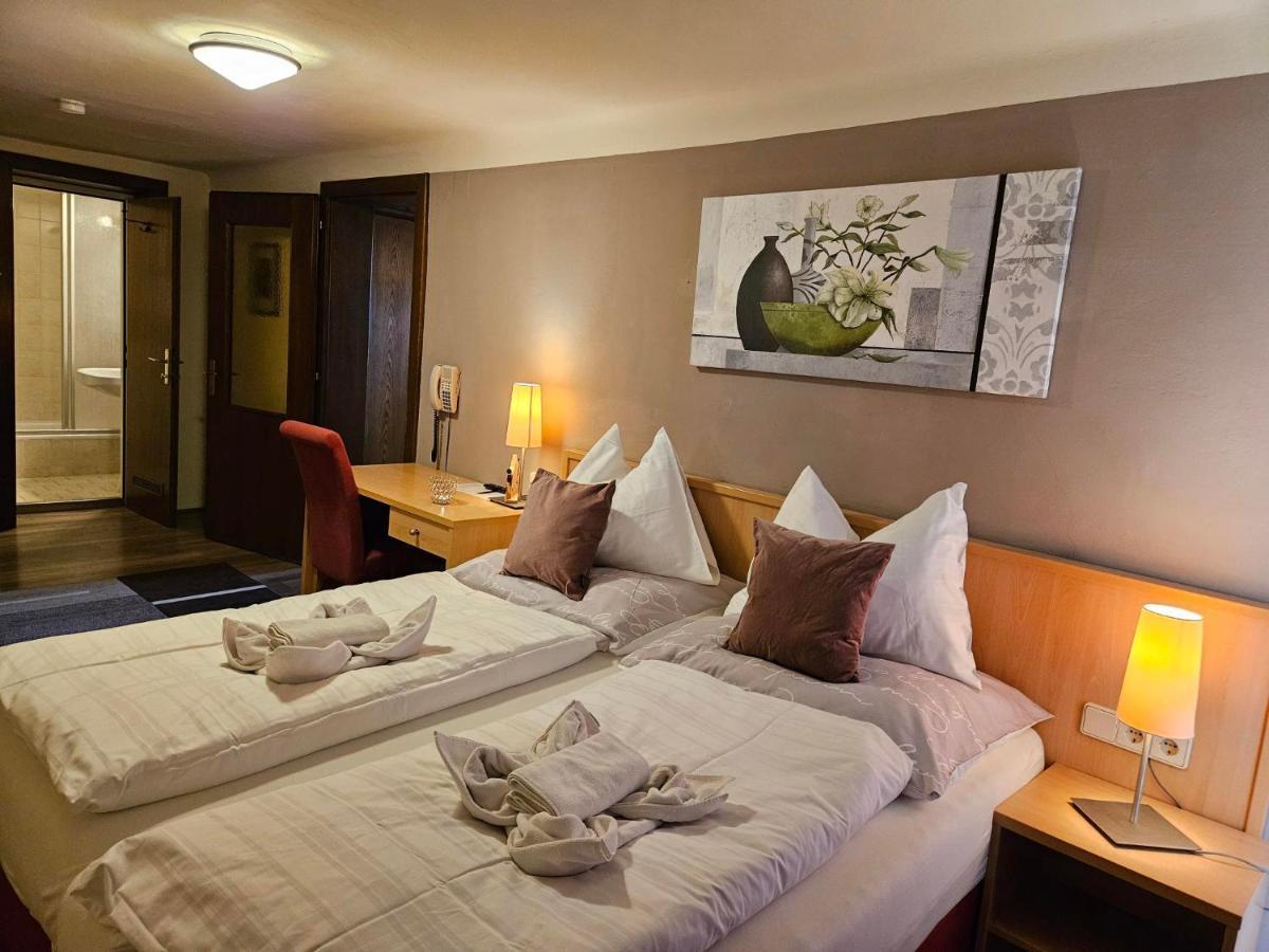 Gasthof-Pension Alt Kirchheim บาด ไคลน์เคิร์ชไฮม์ ภายนอก รูปภาพ