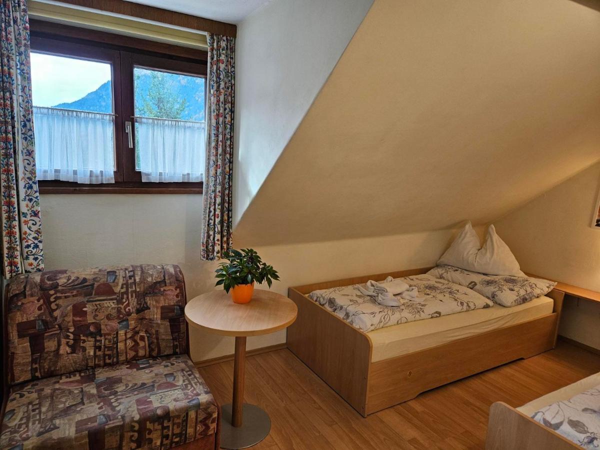 Gasthof-Pension Alt Kirchheim บาด ไคลน์เคิร์ชไฮม์ ภายนอก รูปภาพ