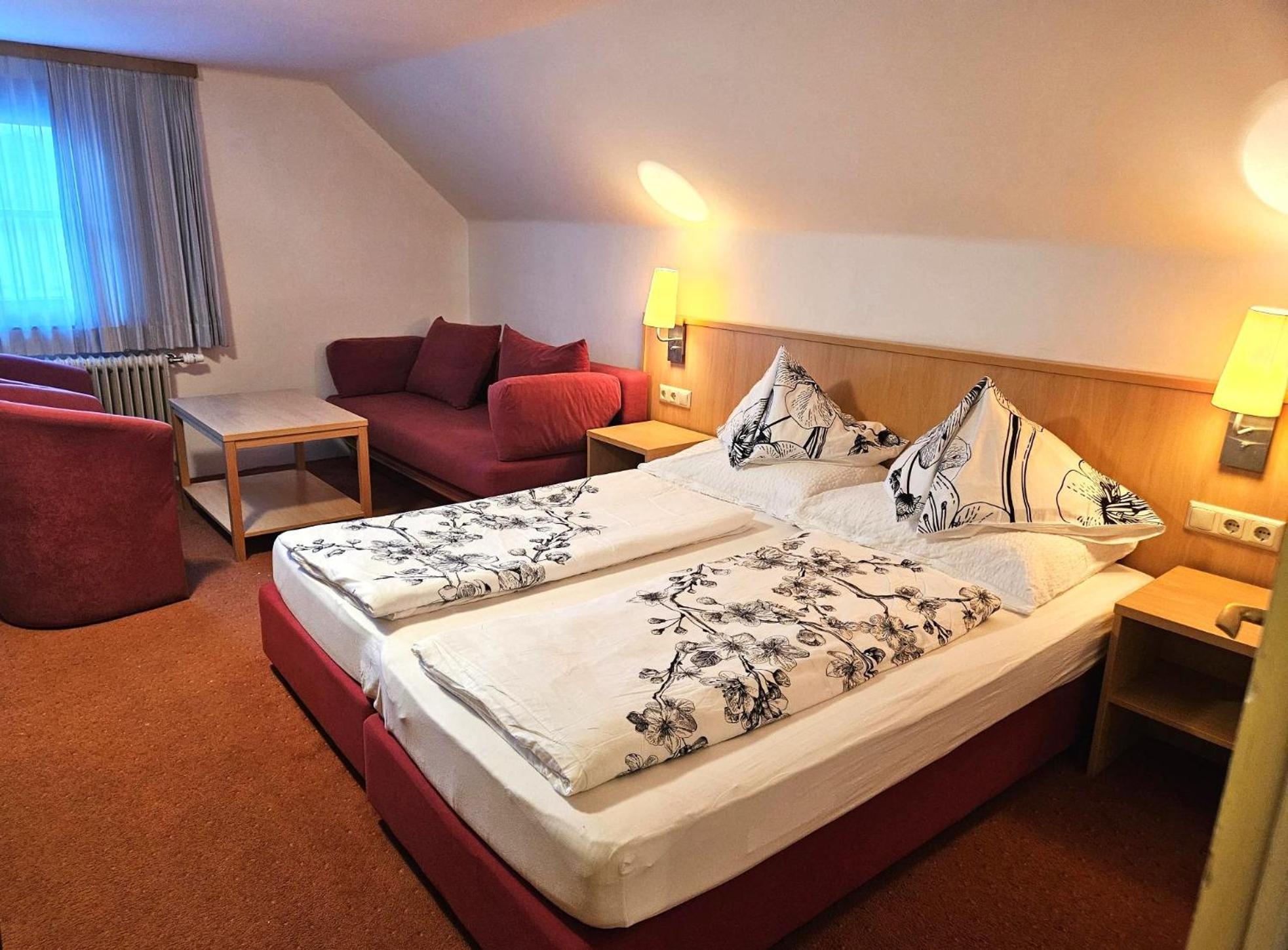 Gasthof-Pension Alt Kirchheim บาด ไคลน์เคิร์ชไฮม์ ภายนอก รูปภาพ