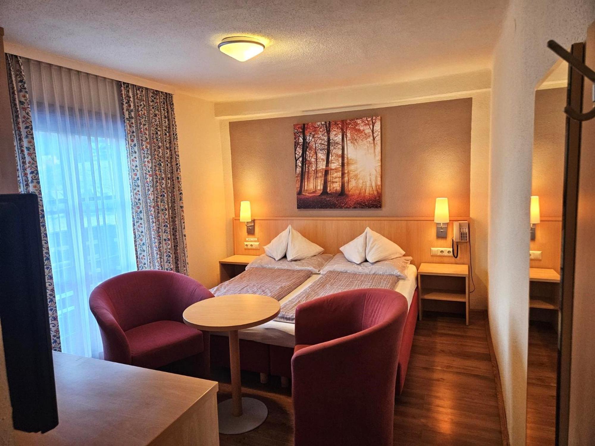 Gasthof-Pension Alt Kirchheim บาด ไคลน์เคิร์ชไฮม์ ภายนอก รูปภาพ
