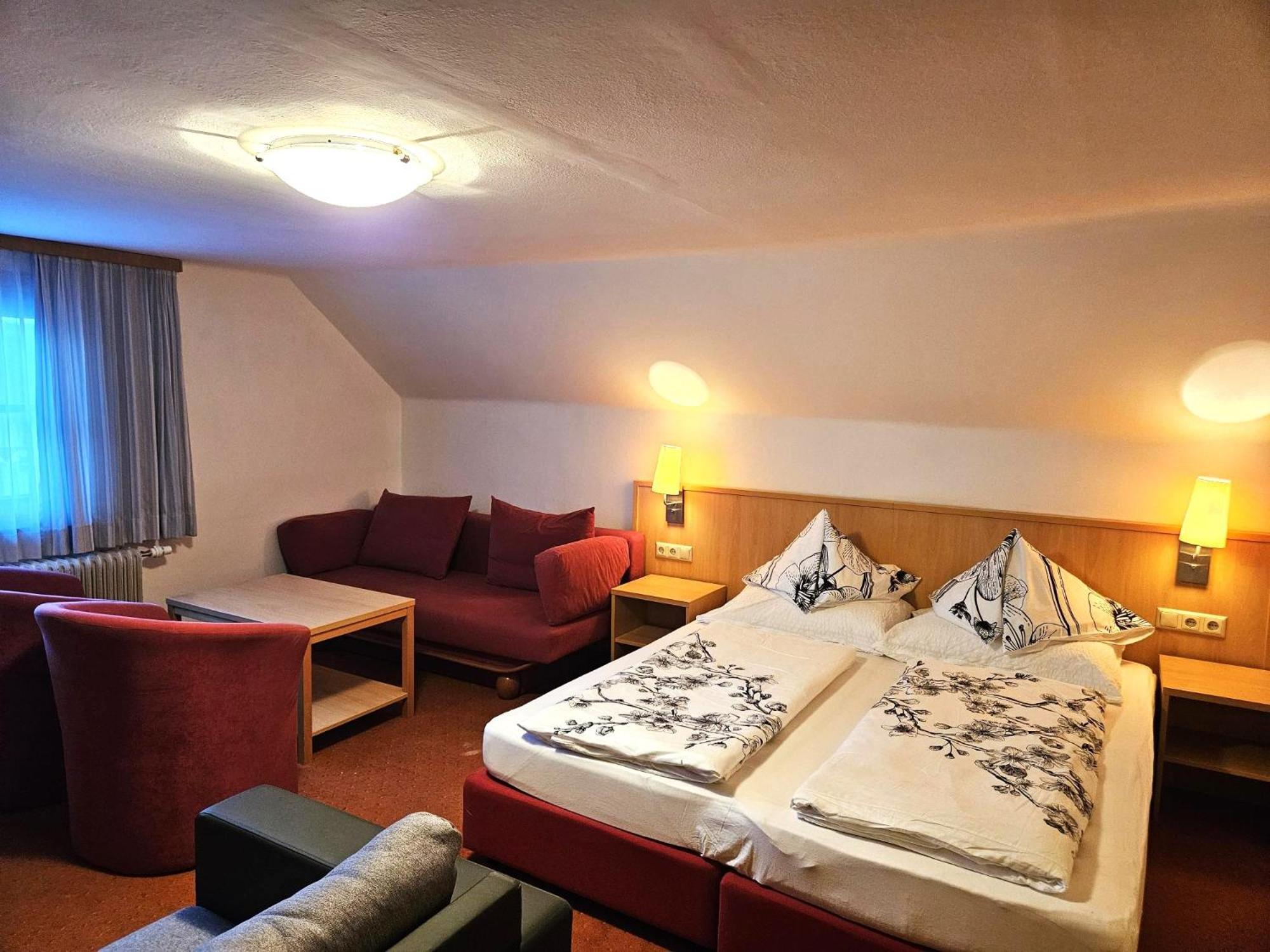 Gasthof-Pension Alt Kirchheim บาด ไคลน์เคิร์ชไฮม์ ภายนอก รูปภาพ