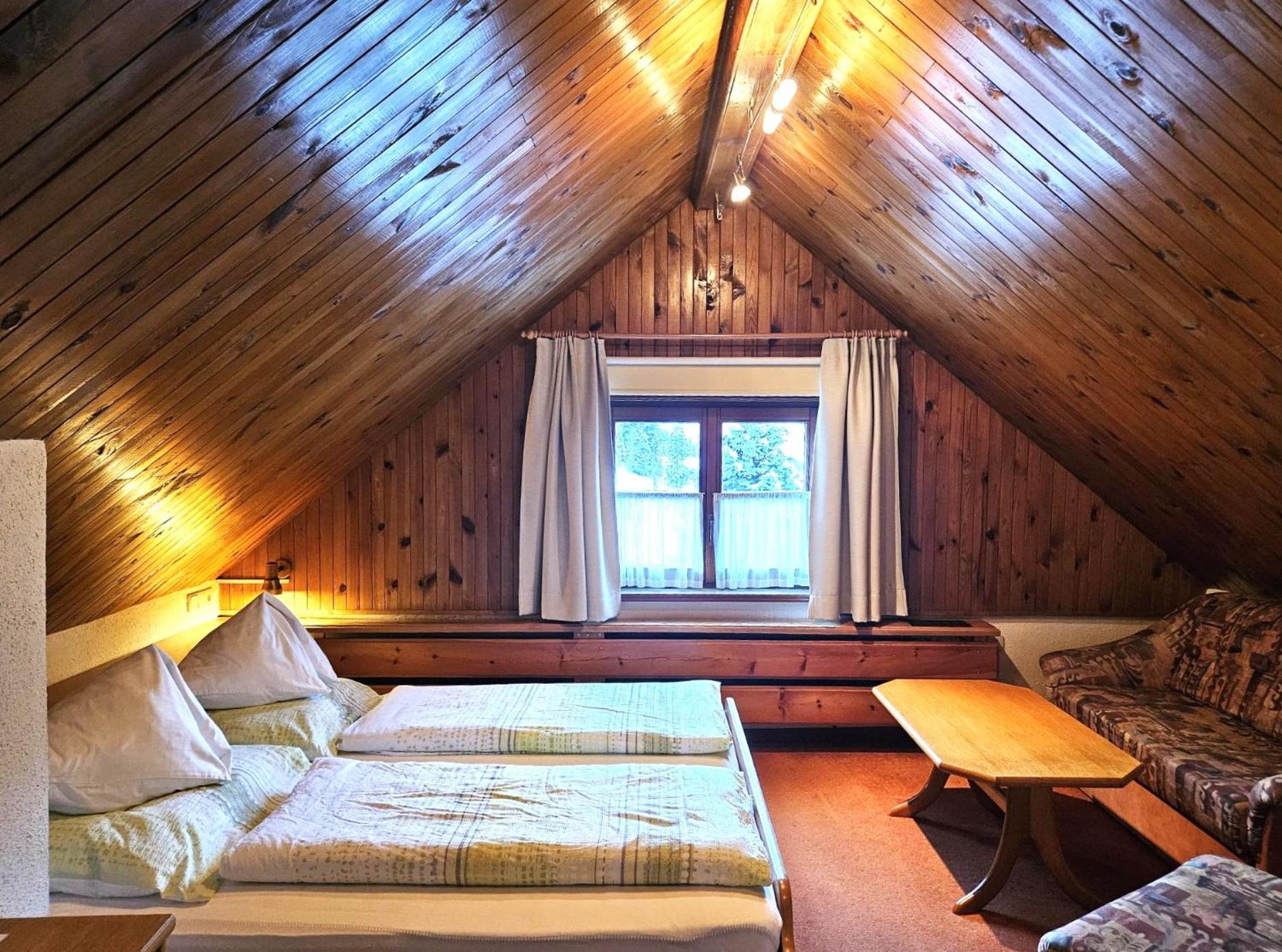Gasthof-Pension Alt Kirchheim บาด ไคลน์เคิร์ชไฮม์ ภายนอก รูปภาพ